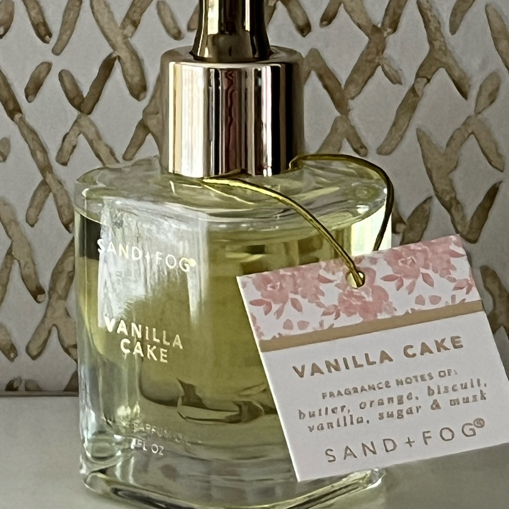 SAND + FOG VANILLA CAKE PERFUME OIL DROPPER - 1.7 OZ - NEW